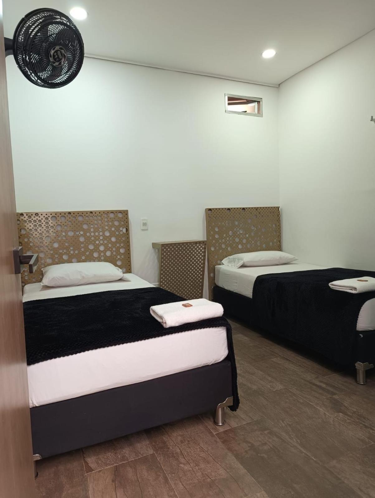 Hotel Prestige Медельин Экстерьер фото